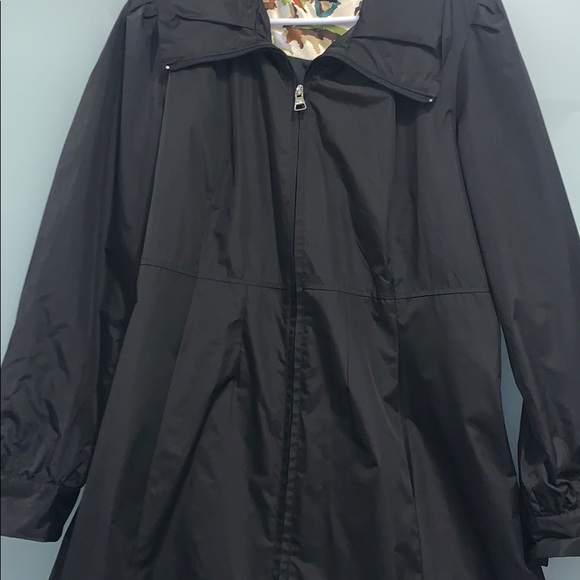Fall Jacket/Rain jacket - Picture 2 of 5
